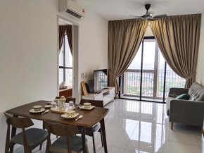 Sky Tree Bukit Indah Cosy room